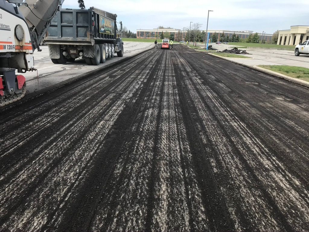 asphalt milling & grinding | Chicago | blackhawk paving