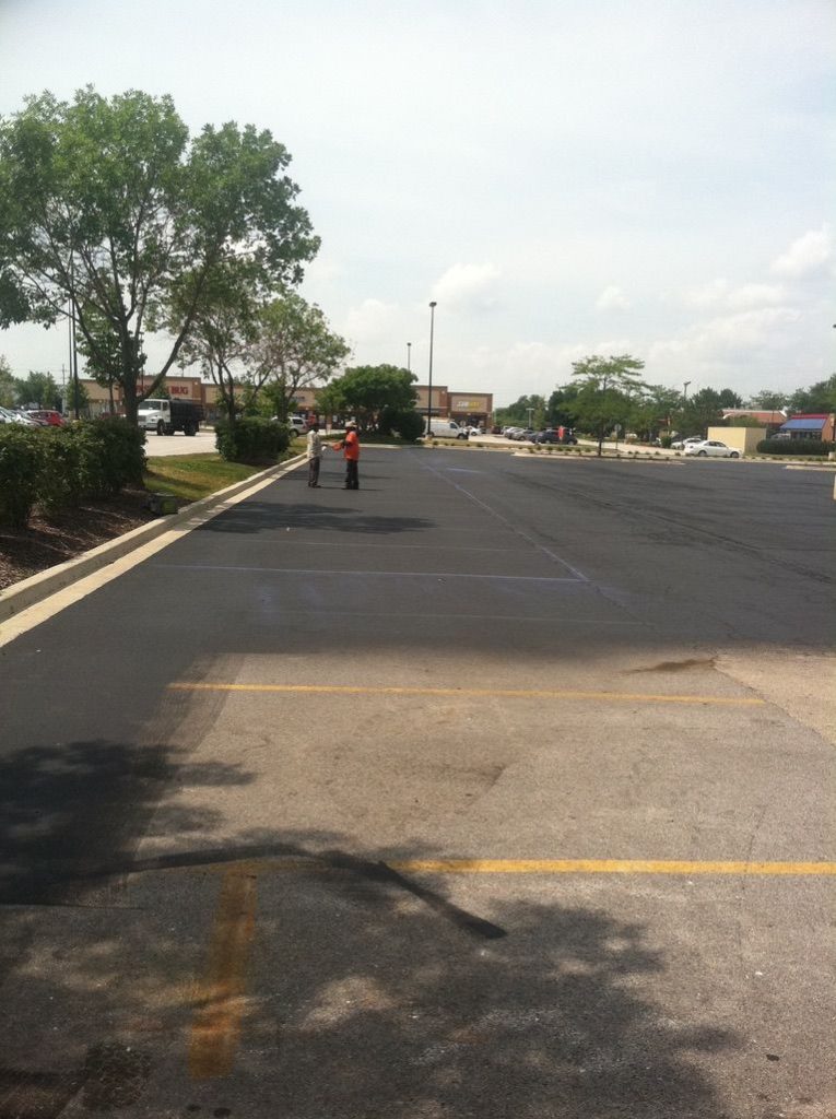 Asphalt Sealcoating: What are the Weather Conditions For Sealing?