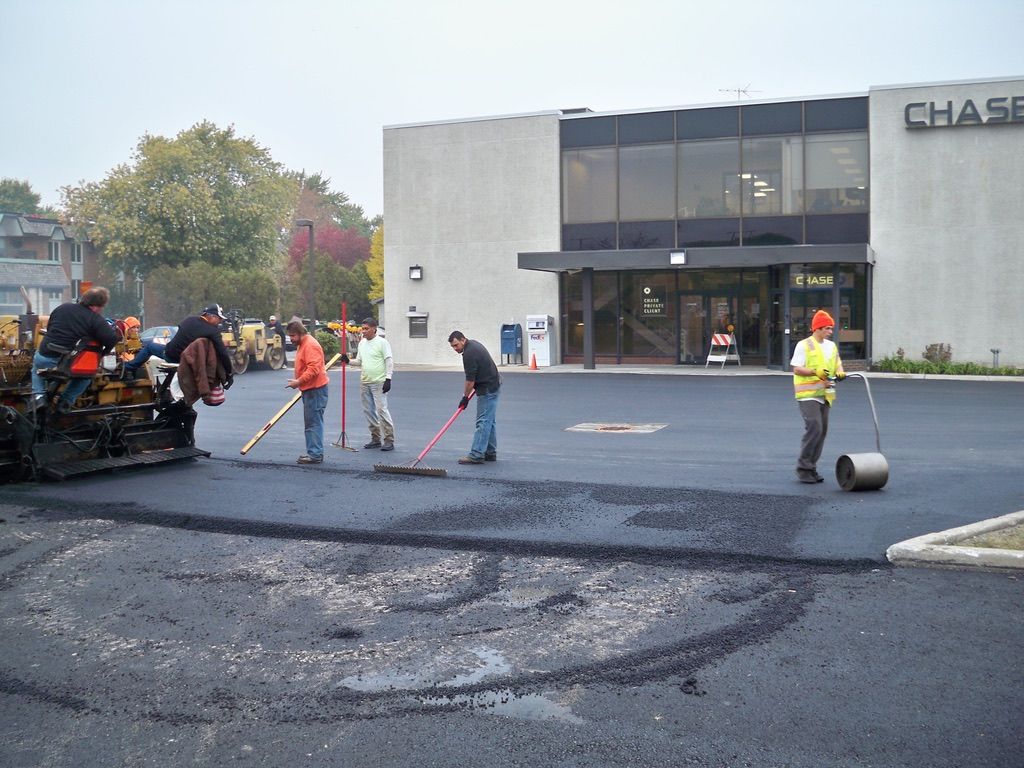 Asphalt Paving Tips for Chicago Facility Managers